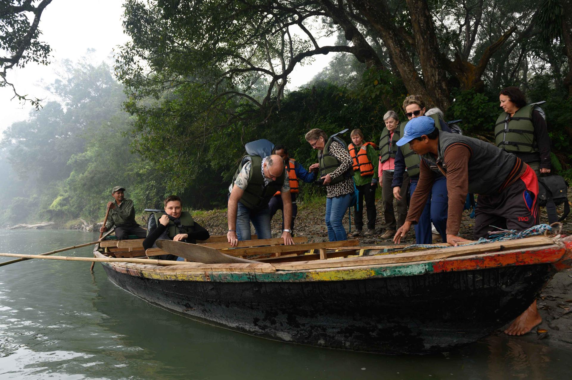 Chitwan Private Canoe Ride, Barauli